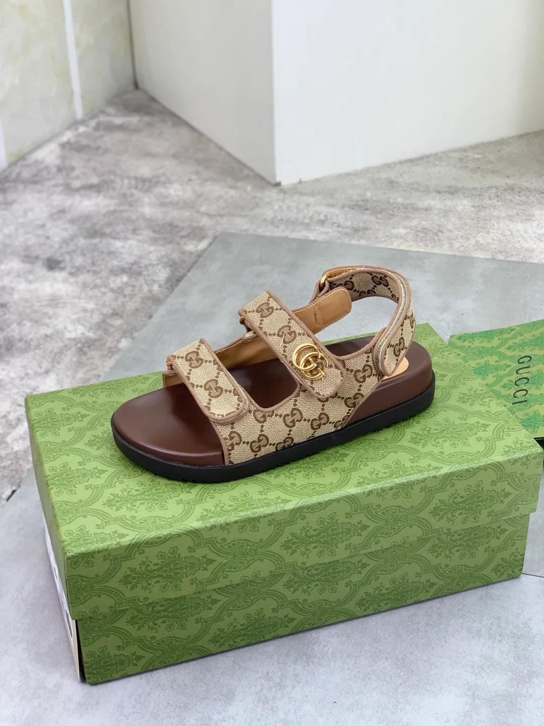 Men's Men's Shoes 💰P460💰【New Style】High Version 🎁🎁🎁 GUCCI New Year of the Snake casual slippers, original official website, perfect workmanship, transmitting a kind of noble luxury, sublimating its definition of luxury in Gucci's high-end extraordinary craftsmanship. Original Gucci double G combination outsole, code number: 35-45, complete package